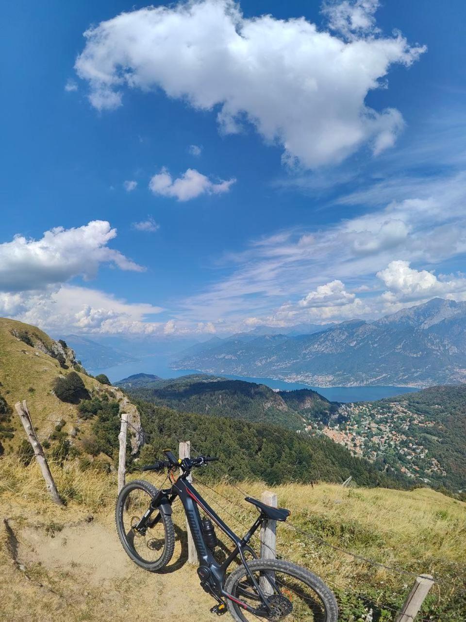 B&Bike Como Lake Castelmarte 外观 照片